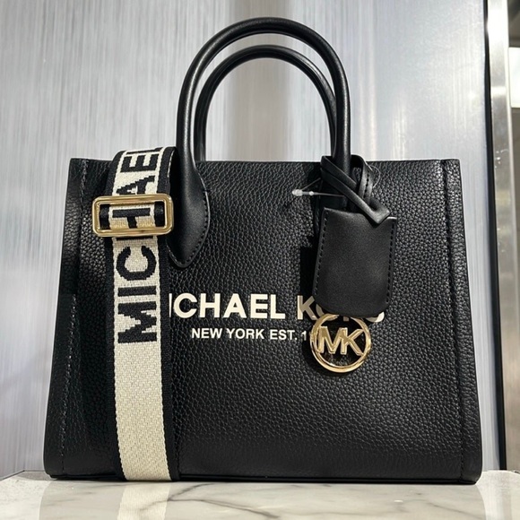 MICHAEL KORS
Mirella Small Pebbled Leather Crossbody Shopper Tote Bag
NWT - Picture 14 of 16